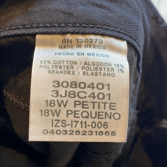 LEE WOMEN'S INSTANTLY SLIMS JEANS IN BLACK SIZE 18W PETITE - Picture 6 of 8